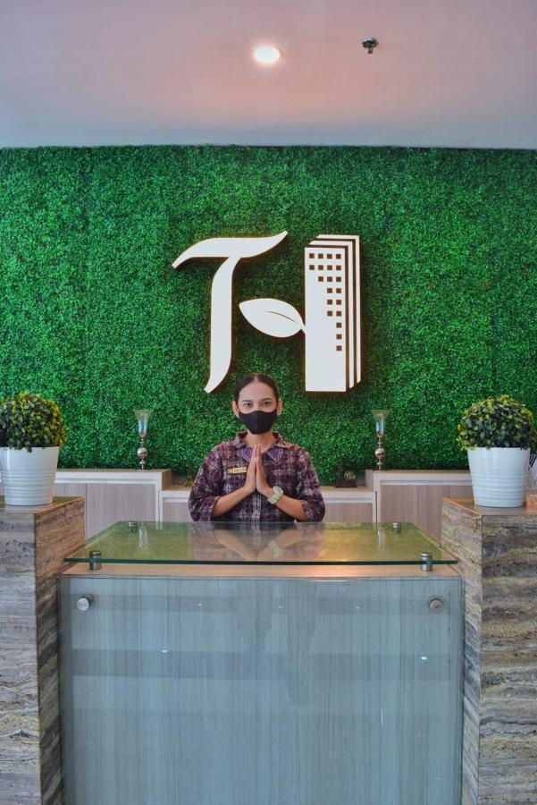 Terraz Tree Hotel Jakarta Exterior foto