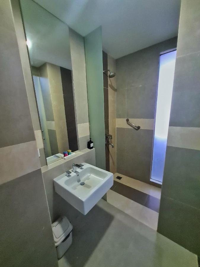 Terraz Tree Hotel Jakarta Exterior foto