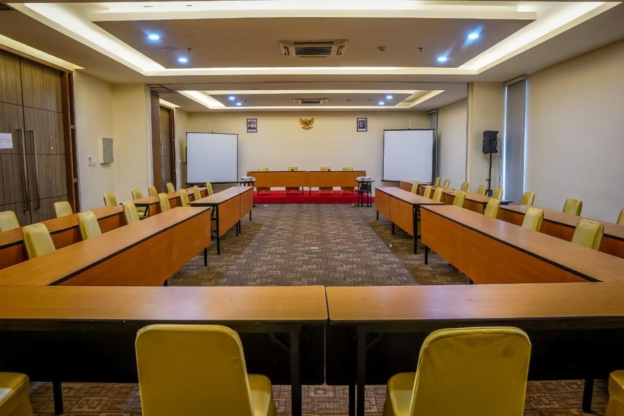 Terraz Tree Hotel Jakarta Exterior foto